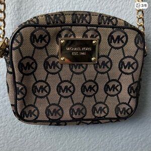 MICHAEL KORS BROWN SIGNATURE CROSSBODY BAG